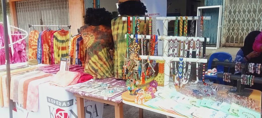 Booth batik & aksesori