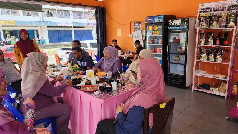 Majlis makan bersama anggota